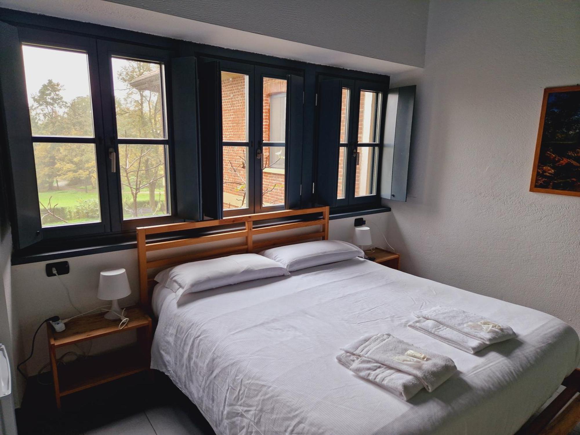 B&B E Ostello, Parco Di Monza, Cascina Costa Alta Eksteriør bilde